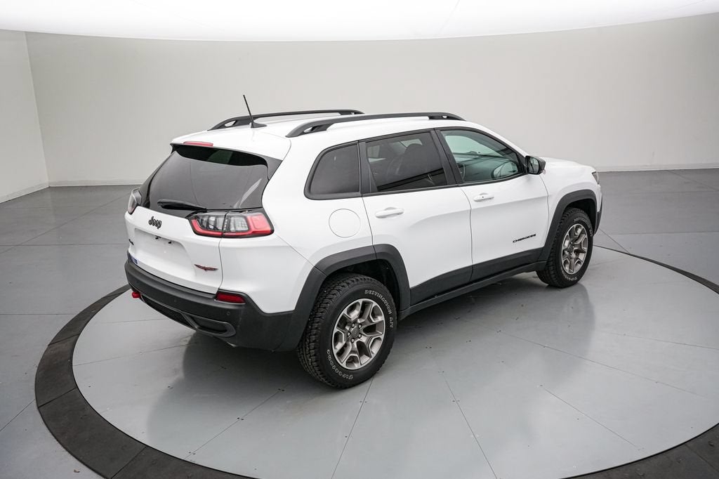 2022 Jeep Cherokee — interior view