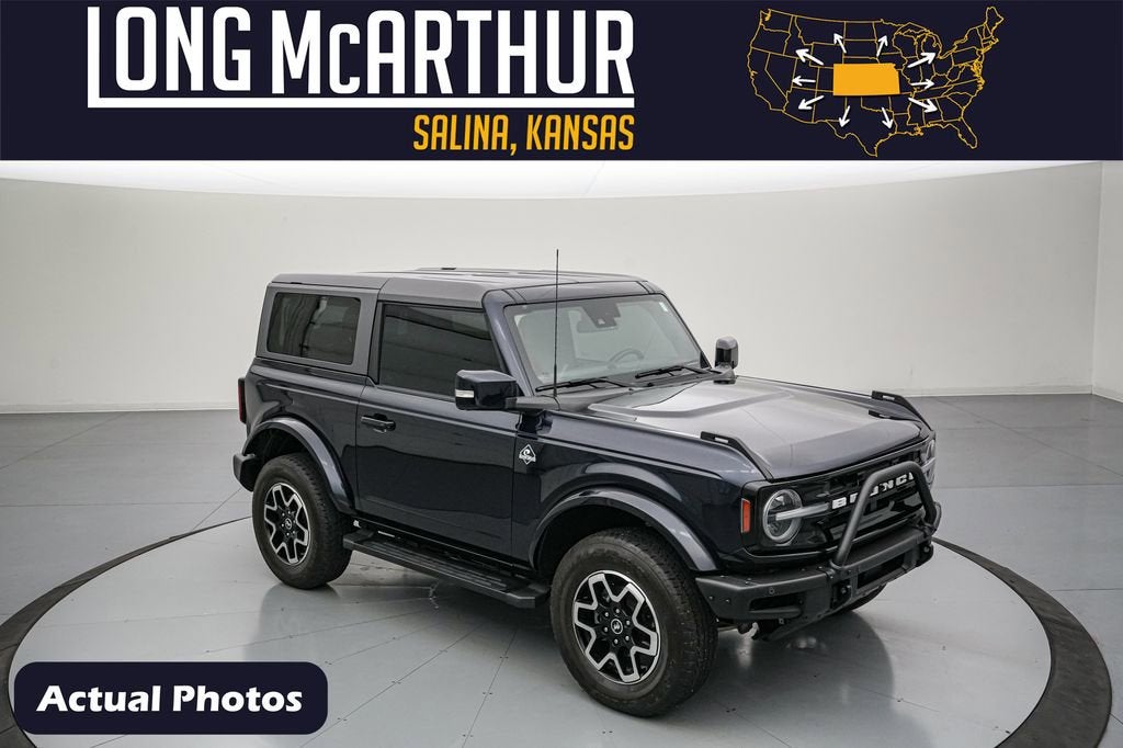 2021 Ford Bronco Outer Banks in Antimatter Blue Metallic — front three-quarter view