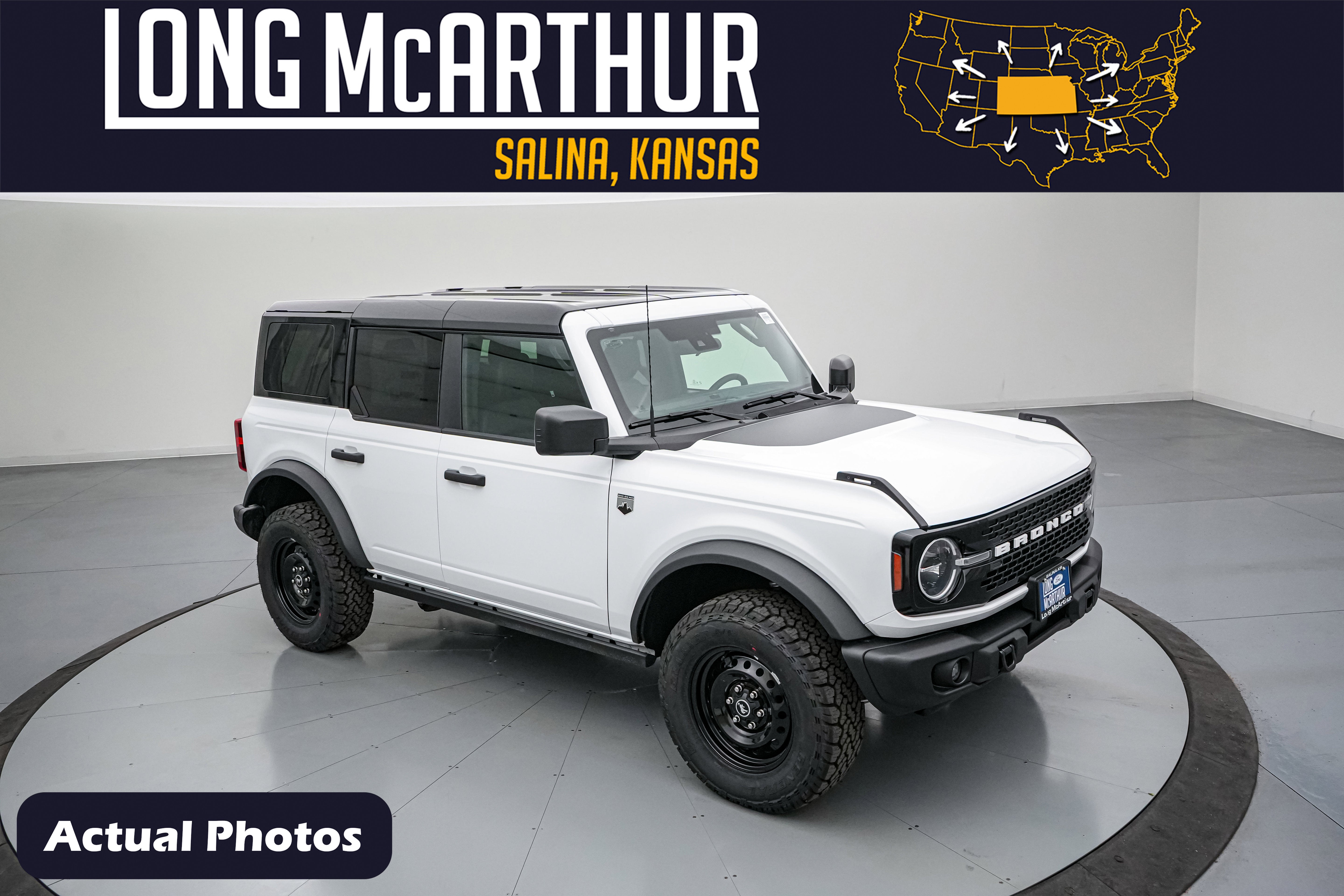 2026 Ford Bronco Big Bend in Oxford White — front three-quarter view