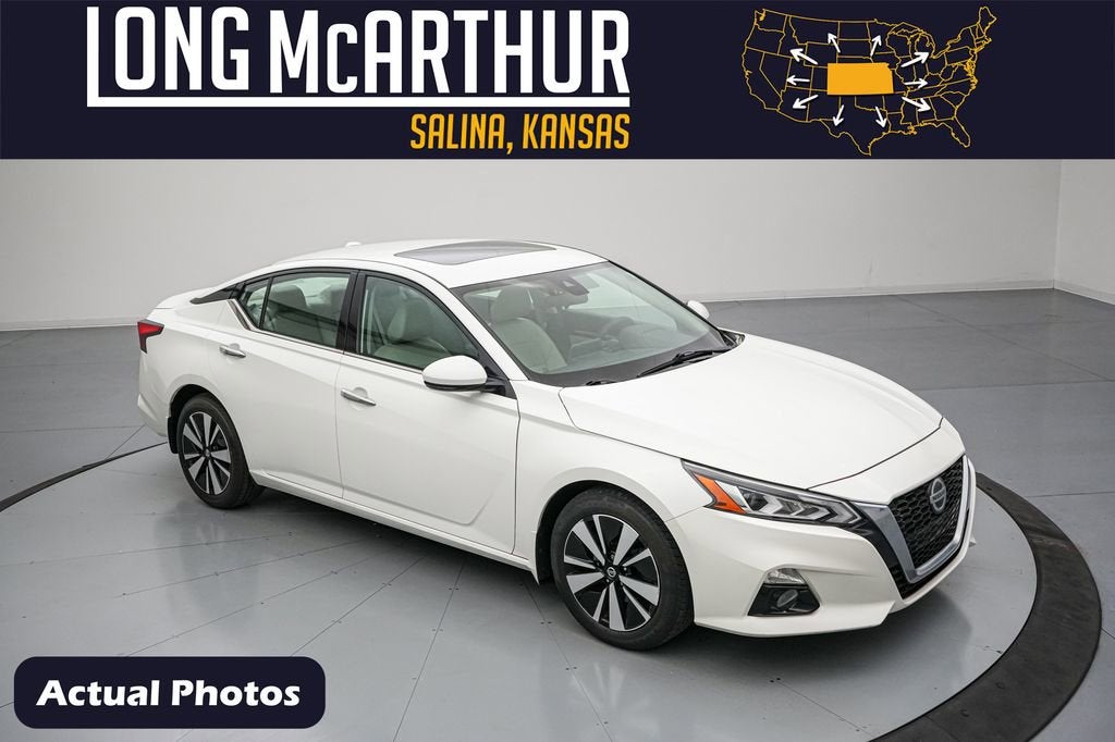 2021 Nissan Altima 2.5 SL in Pearl White — front three-quarter view