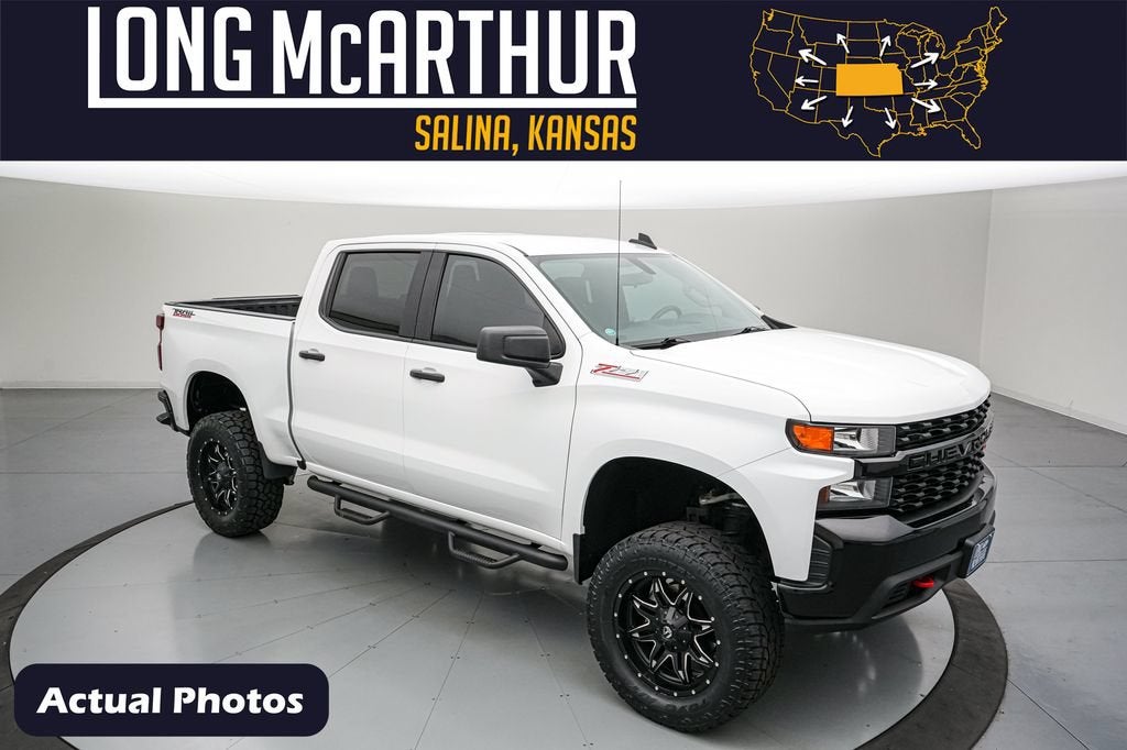 2019 Chevrolet Silverado 1500 Custom Trail Boss in Summit White — front three-quarter view