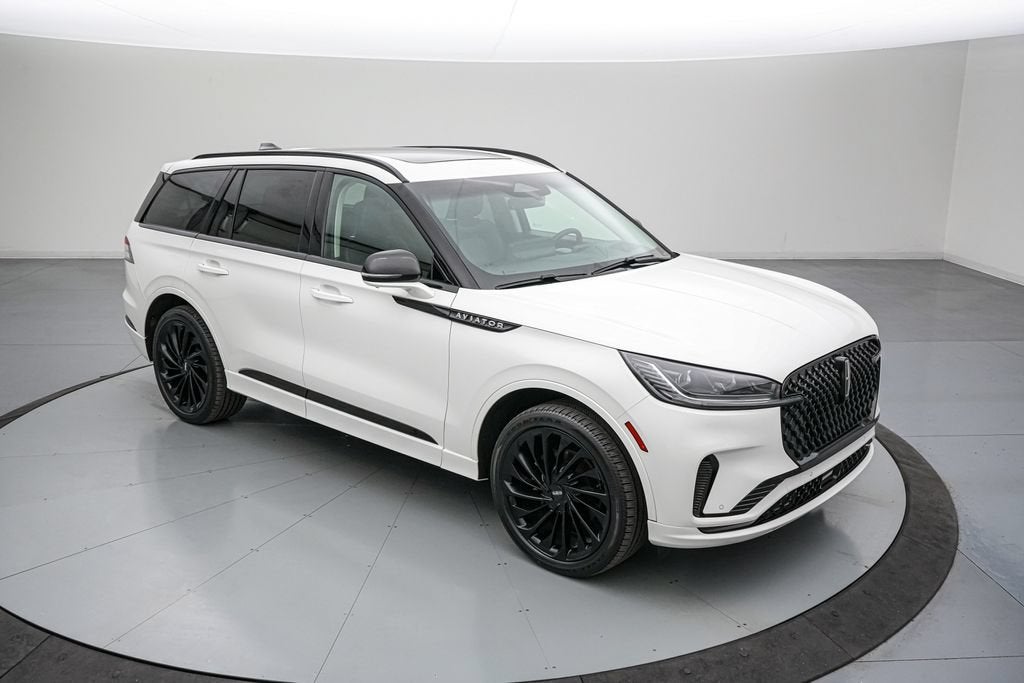 2025 Lincoln Aviator — side profile view