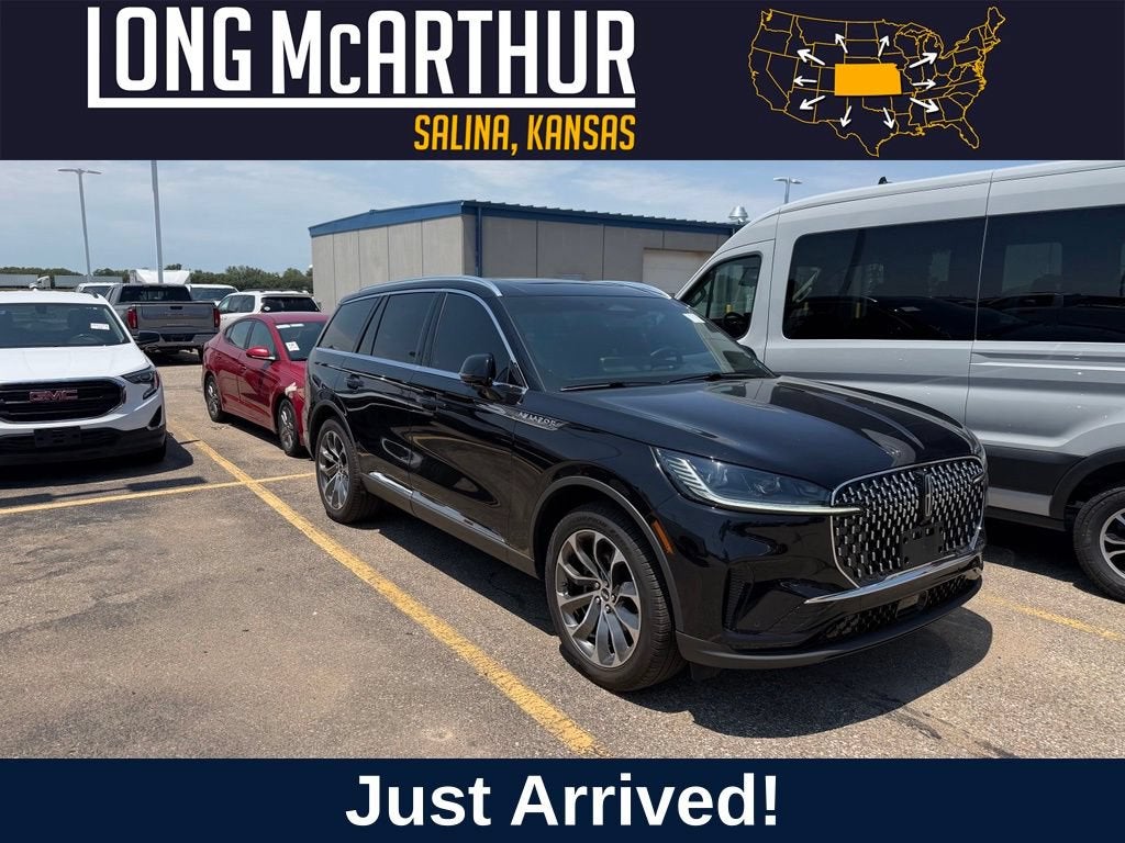 2025 Lincoln Aviator Reserve in Infinite Black Metallic Clearcoat — front three-quarter view
