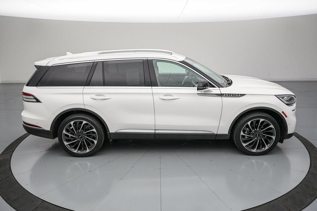 2022 Lincoln Aviator — rear three-quarter view
