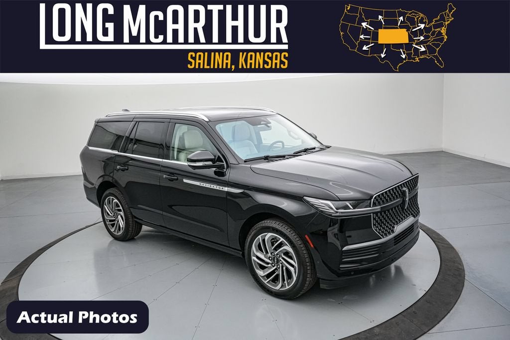 2025 Lincoln Navigator Reserve in Black Metallic — front three-quarter view
